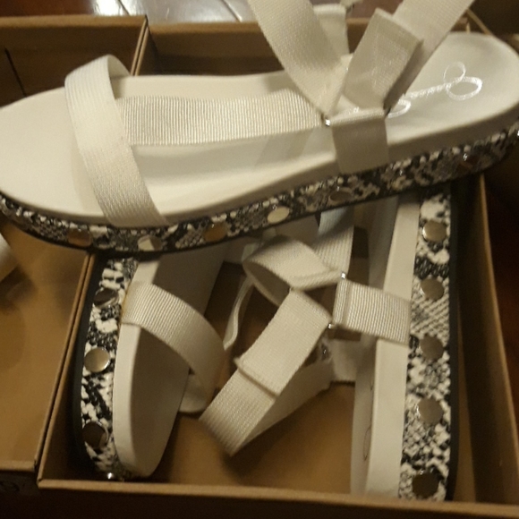 Perrie Jessica Simpson White Snakeskin Stud Strappy Sandals shoes 9.5 NEW DEAL - Picture 9 of 9